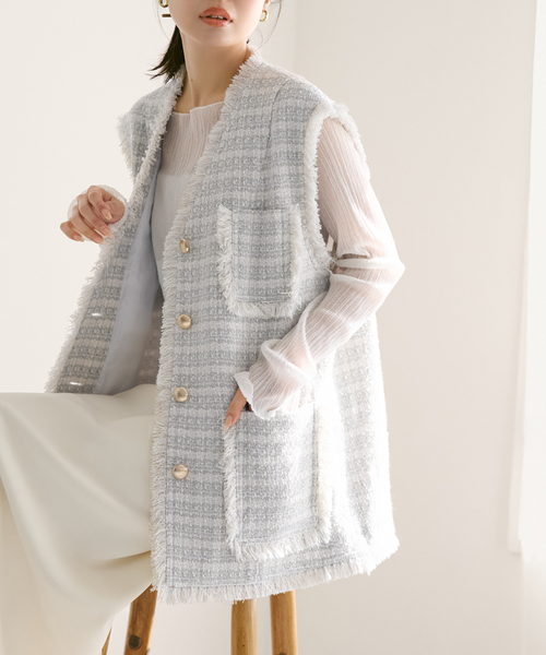 Noble(ノーブル)の「ラメツイードノーカラージレ(ベスト・レディース・ホワイト/ネイビー・FREE)」の1枚目の写真