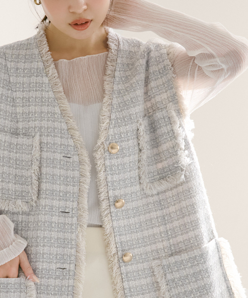 Noble(ノーブル)の「ラメツイードノーカラージレ(ベスト・レディース・ホワイト/ネイビー・FREE)」の4枚目の写真