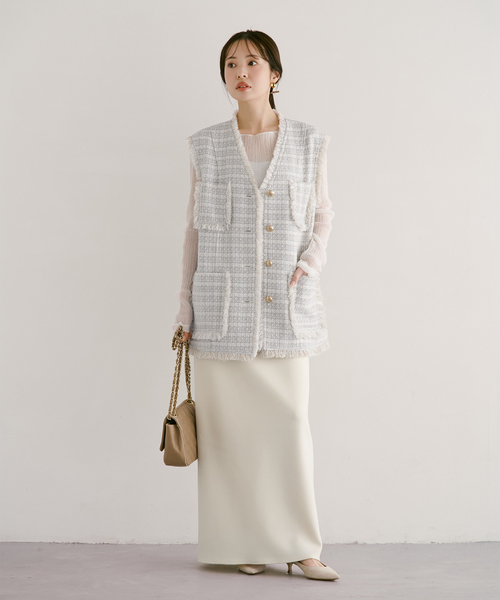 Noble(ノーブル)の「ラメツイードノーカラージレ(ベスト・レディース・ホワイト/ネイビー・FREE)」の6枚目の写真