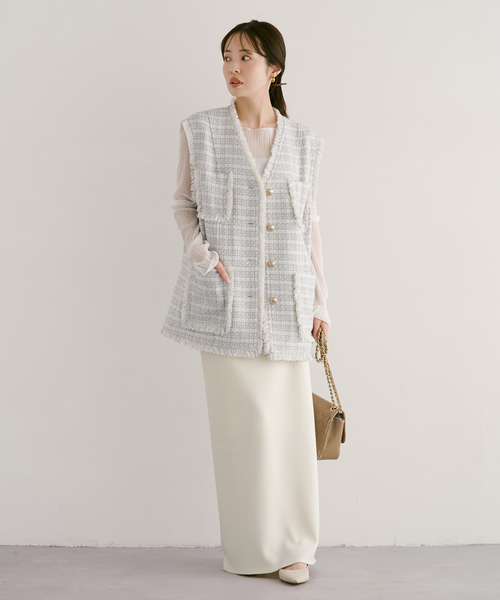 Noble(ノーブル)の「ラメツイードノーカラージレ(ベスト・レディース・ホワイト/ネイビー・FREE)」の11枚目の写真