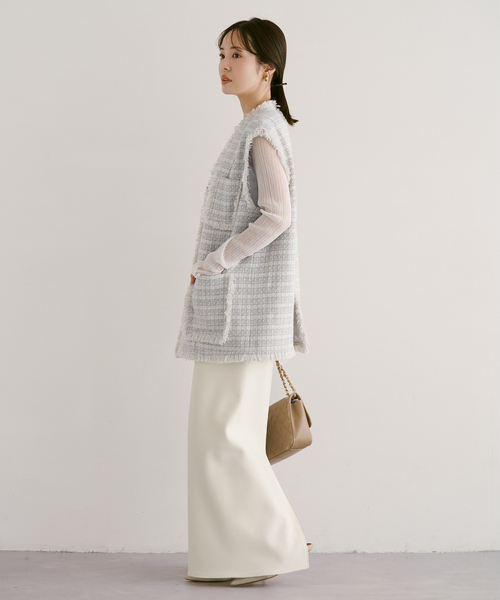 Noble(ノーブル)の「ラメツイードノーカラージレ(ベスト・レディース・ホワイト/ネイビー・FREE)」の12枚目の写真