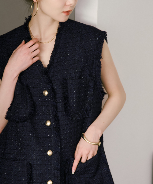 Noble(ノーブル)の「ラメツイードノーカラージレ(ベスト・レディース・ホワイト/ネイビー・FREE)」の15枚目の写真