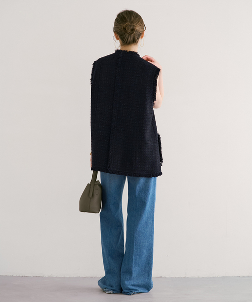 Noble(ノーブル)の「ラメツイードノーカラージレ(ベスト・レディース・ホワイト/ネイビー・FREE)」の18枚目の写真