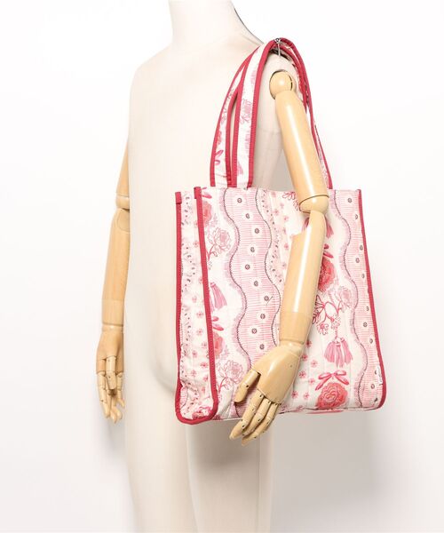 Cath Kidston（キャスキッドソン）の「キルテッド ラージブックバッグ Spitalfields Silk（トートバッグ・レディース・ピンク・FREE）」の9枚目の写真