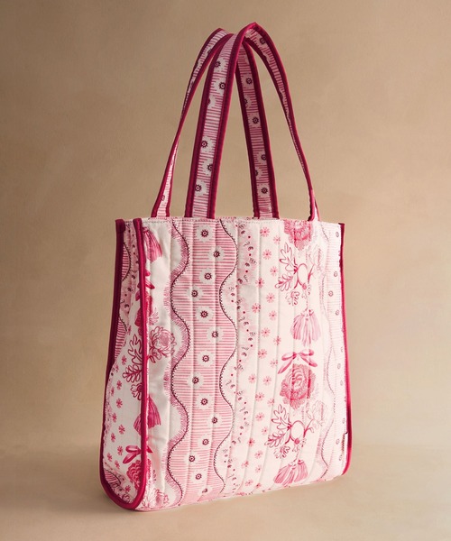 Cath Kidston（キャスキッドソン）の「キルテッド ラージブックバッグ Spitalfields Silk（トートバッグ・レディース・ピンク・FREE）」の3枚目の写真
