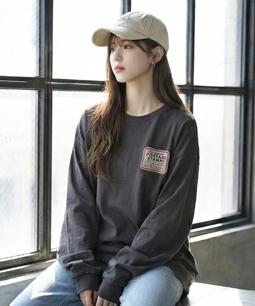 Dalfwin(ダールフィン)の「韓国ファッション POSTAGEヴィンテージプリント長袖Tシャツ(Tシャツ/カットソー・レディース・ブルー/チャコールグレー・FREE)」の6枚目の写真