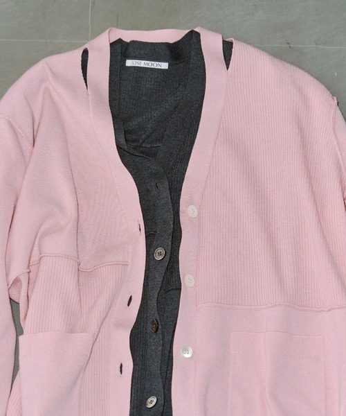 JOSE MOON（ジョゼムーン）の「PLATE VNECK OVER CARDIGAN/プレートブイネックオーバーカーディガン（カーディガン/ボレロ・レディース・ブラック/チャコールグレー/ピンク・38/36）」の15枚目の写真