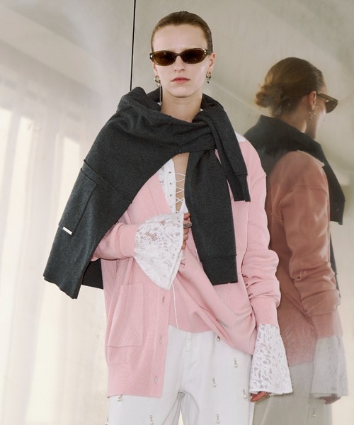 JOSE MOON（ジョゼムーン）の「PLATE VNECK OVER CARDIGAN/プレートブイネックオーバーカーディガン（カーディガン/ボレロ・レディース・ブラック/チャコールグレー/ピンク・38/36）」の11枚目の写真