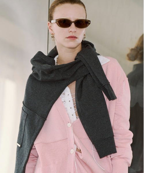 JOSE MOON（ジョゼムーン）の「PLATE VNECK OVER CARDIGAN/プレートブイネックオーバーカーディガン（カーディガン/ボレロ・レディース・ブラック/チャコールグレー/ピンク・38/36）」の12枚目の写真