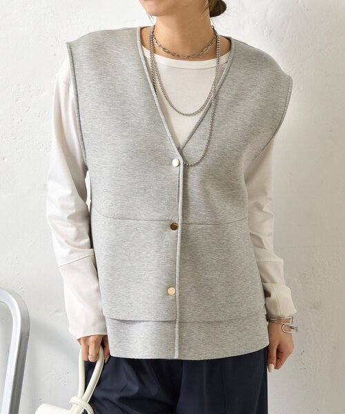 Jena espace merveilleux（ジェナ　エスパスメルヴェイユ）の「ペプラムフリルジレ（ベスト・レディース・ライトグレー/ブラック・FREE）」の2枚目の写真