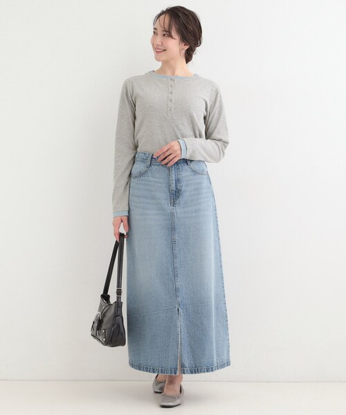 SHOO・LA・RUE（シューラルー）の「【洗濯機可/S-LL】1枚でサマ見え レイヤード風配色 ヘンリーネックロンT（Tシャツ/カットソー・レディース・グレー/オフホワイト/ブラック・01/04/03/02）」の6枚目の写真