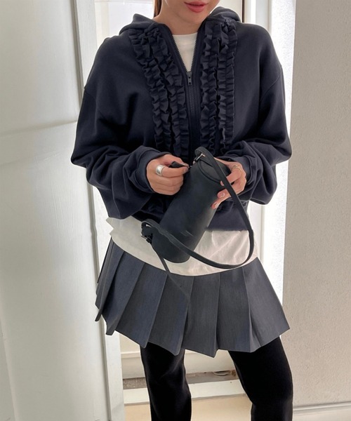LYEON（リヨン）の「フリルパーカー/フーディー（パーカー・レディース・ブラック/ピンク/ブルー・FREE）」の4枚目の写真