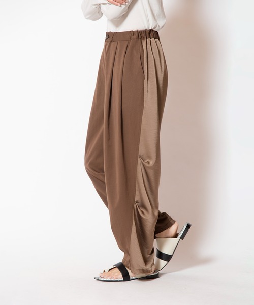 OSMOSIS(オズモーシス)の「タックカーブパンツ(その他パンツ・レディース・ブラウン/ブラック/カーキ・ONE SIZE)」の5枚目の写真