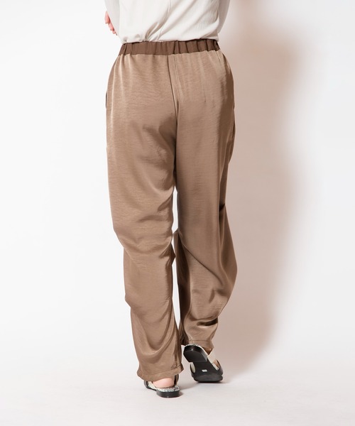 OSMOSIS(オズモーシス)の「タックカーブパンツ(その他パンツ・レディース・ブラウン/ブラック/カーキ・ONE SIZE)」の6枚目の写真