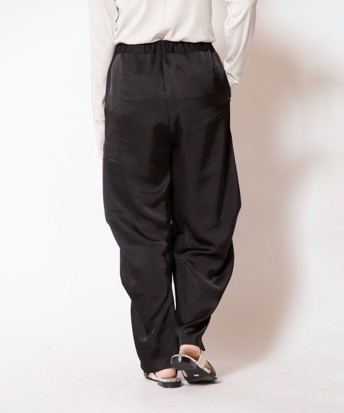 OSMOSIS(オズモーシス)の「タックカーブパンツ(その他パンツ・レディース・ブラウン/ブラック/カーキ・ONE SIZE)」の10枚目の写真
