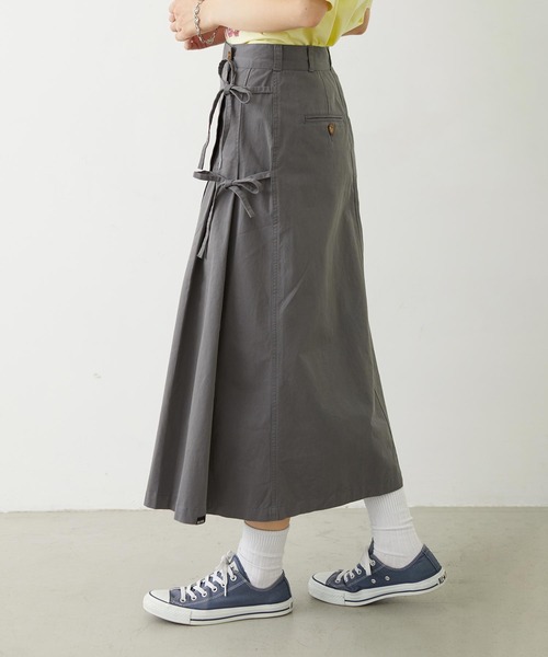 MILKFED.(ミルクフェド)の「CHINO TUCK LONG SKIRT(スカート・レディース・ベージュ/ネイビー/グレー・S/M)」の9枚目の写真