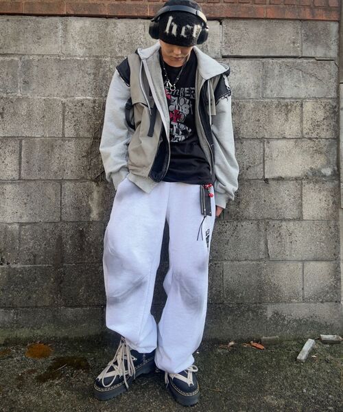 PIMADAZIWIN（ピマダジウィン）の「Smoke Curved Pants_[White Melange]（スウェットパンツ・レディース・ライトグレー・MEDIUM/LARGE/X-LARGE）」の8枚目の写真