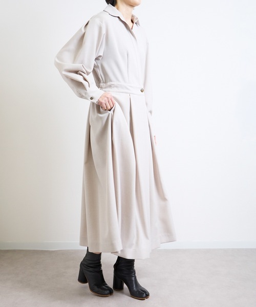 Canaco_（カナコ）の「canaco_:SHIRT DRESS（シャツワンピース・レディース・グレイッシュベージュ/ブラック・2/1）」の2枚目の写真
