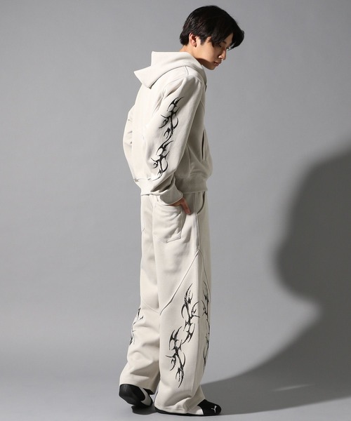 LAND MUSEUM（ランドミュージアム）の「LAND MUSEUM／ファイヤーパターンジップ（裏毛）（パーカー・メンズ・ブラック/ホワイト・LARGE/MEDIUM）」の5枚目の写真