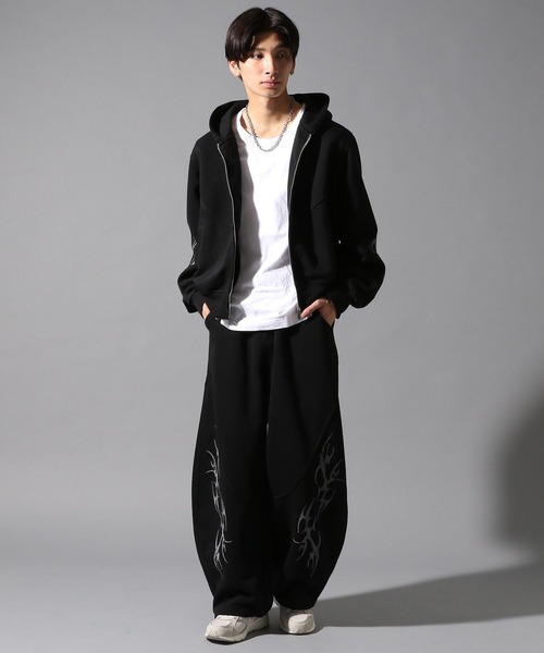 LAND MUSEUM（ランドミュージアム）の「LAND MUSEUM／ファイヤーパターンジップ（裏毛）（パーカー・メンズ・ブラック/ホワイト・LARGE/MEDIUM）」の9枚目の写真