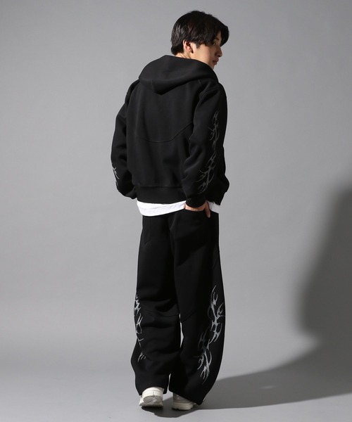 LAND MUSEUM（ランドミュージアム）の「LAND MUSEUM／ファイヤーパターンジップ（裏毛）（パーカー・メンズ・ブラック/ホワイト・LARGE/MEDIUM）」の11枚目の写真