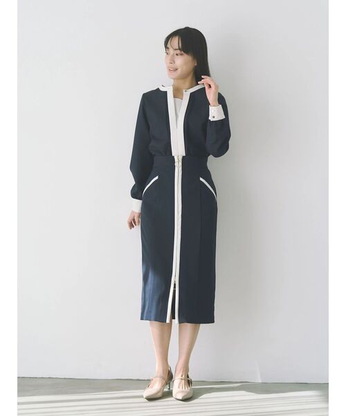 TONAL（トーナル）の「バイカラーピンタック2WAYブラウス（シャツ/ブラウス・レディース・ネイビー/ブルー/オフホワイト・MEDIUM）」の9枚目の写真