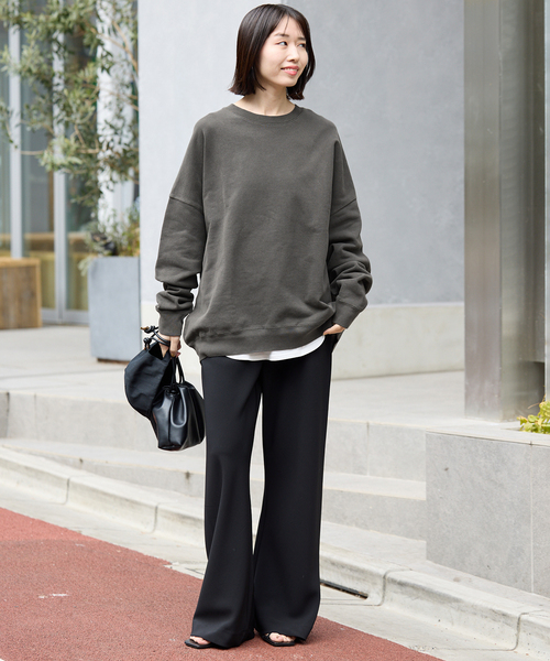 SLOBE IENA(スローブイエナ)の「《WEB限定/追加2》ビックシルエットピグメント裏毛プルオーバー(スウェット・レディース・ブラック系その他・FREE)」の2枚目の写真