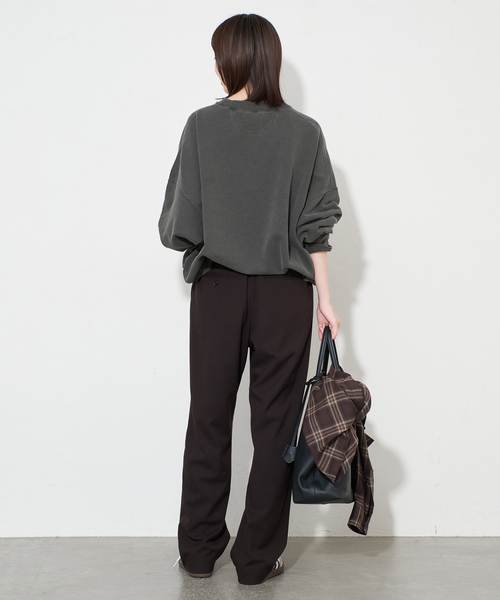 SLOBE IENA(スローブイエナ)の「《WEB限定/追加2》ビックシルエットピグメント裏毛プルオーバー(スウェット・レディース・ブラック系その他・FREE)」の14枚目の写真