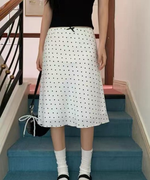 Achic（アシック）の「プチドットリボンAラインスカート（スカート・レディース・ホワイト・M）」の16枚目の写真