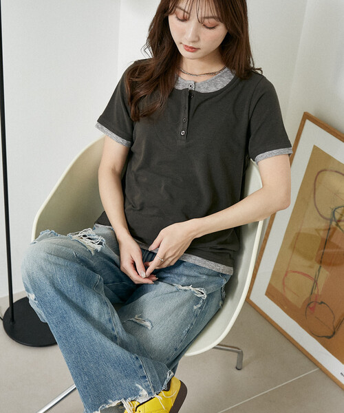PUBLUX(パブリュクス)の「PUBLUX/パブリュクス レイヤード風 ヘンリーネック Tシャツ 限定展開(Tシャツ/カットソー・レディース・チャコールグレー/ネイビー/ブラウン・フリ-)」の10枚目の写真