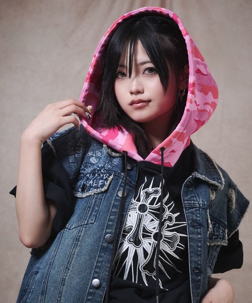 GALFY（ガルフィー）の「GALFY（ガルフィー）おしゃぶりワンワンTパーカー/半袖パーカー/ビッグシルエット 迷彩フード フェイクレイヤード（パーカー・メンズ・ブラック/ホワイト/グレイッシュベージュ・LL/L/M）」の7枚目の写真
