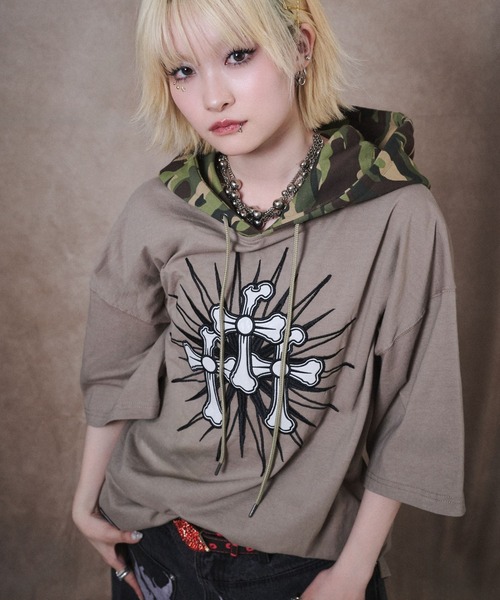 GALFY（ガルフィー）の「GALFY（ガルフィー）おしゃぶりワンワンTパーカー/半袖パーカー/ビッグシルエット 迷彩フード フェイクレイヤード（パーカー・メンズ・ブラック/ホワイト/グレイッシュベージュ・LL/L/M）」の14枚目の写真