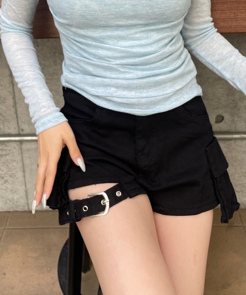 ROGER AND RAW（ロジャーアンドロウ）の「裾ベルト カーゴショートパンツ（カーゴパンツ・レディース・ブラック/ベージュ・SMALL/MEDIUM）」の22枚目の写真