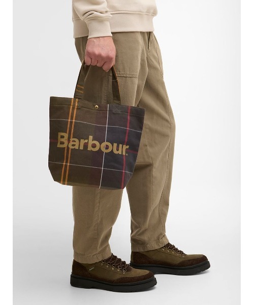 Barbour（バブアー）の「Telfield ミニ タータンロゴトートバッグ（トートバッグ・メンズ・ネイビー/グリーン・ONE SIZE）」の13枚目の写真