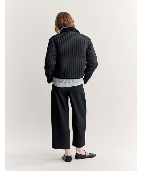 Maison Kitsune(メゾンキツネ)の「CARROT PLEATED PANTS(スラックス・レディース・ネイビー/ブラック・40/38/36/34/42/44)」の6枚目の写真