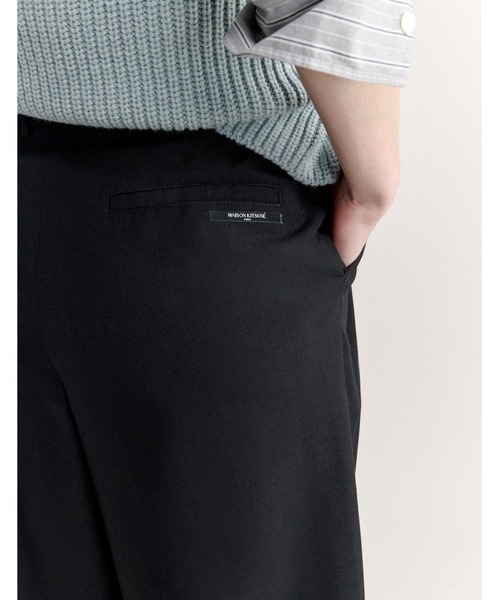 Maison Kitsune(メゾンキツネ)の「CARROT PLEATED PANTS(スラックス・レディース・ネイビー/ブラック・40/38/36/34/42/44)」の9枚目の写真