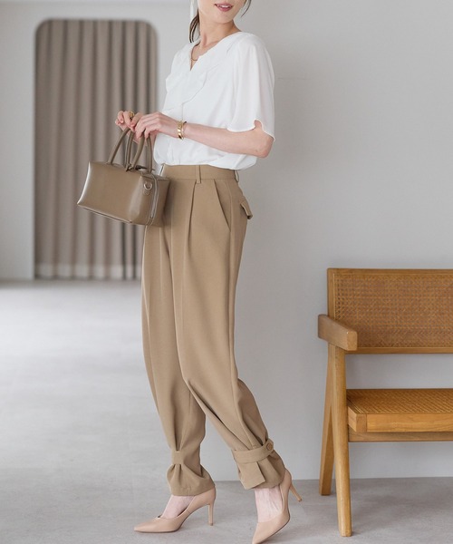 RIRIYANO(リリヤーノ)の「バー付きラッフルキーネック・半袖ブラウス(シャツ/ブラウス・レディース・オフホワイト・MEDIUM/LARGE/X-LARGE)」の11枚目の写真