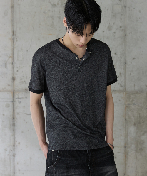 スナップヘンリーネック半袖Tシャツ - ブラック（Tシャツ/カットソー