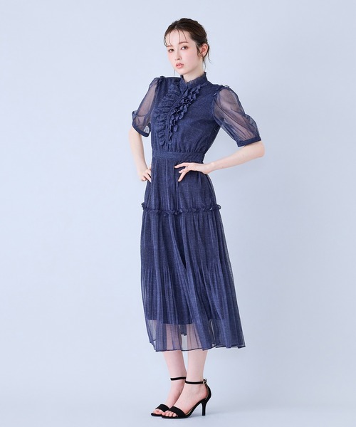 Audie a Muses(オーディアミューズ)の「チェック・デニムプリントフロントタックフリルワンピース(ワンピース・レディース・ネイビー/ベージュ・36/38/40/42)」の1枚目の写真