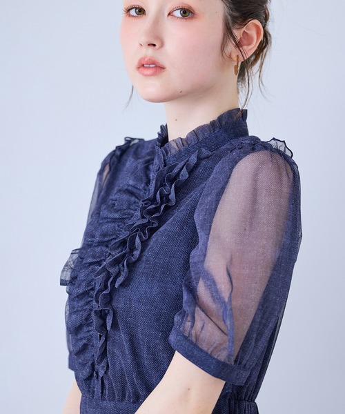 Audie a Muses(オーディアミューズ)の「チェック・デニムプリントフロントタックフリルワンピース(ワンピース・レディース・ネイビー/ベージュ・36/38/40/42)」の15枚目の写真