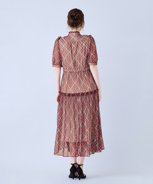 Audie a Muses(オーディアミューズ)の「チェック・デニムプリントフロントタックフリルワンピース(ワンピース・レディース・ネイビー/ベージュ・36/38/40/42)」の10枚目の写真