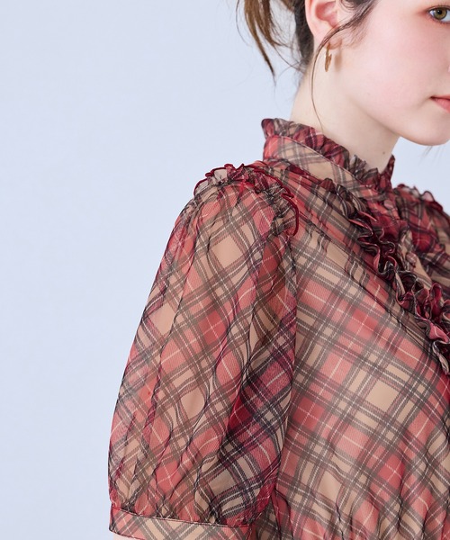 Audie a Muses(オーディアミューズ)の「チェック・デニムプリントフロントタックフリルワンピース(ワンピース・レディース・ネイビー/ベージュ・36/38/40/42)」の6枚目の写真