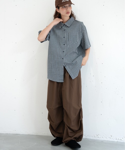 bashful base Oriental(バッシュフルベースオリエンタル)の「【bbO】タックコクーンナイロンパンツ(その他パンツ・メンズ・ブラウン/オフホワイト/ブラック・LARGE/SMALL/MEDIUM)」の3枚目の写真