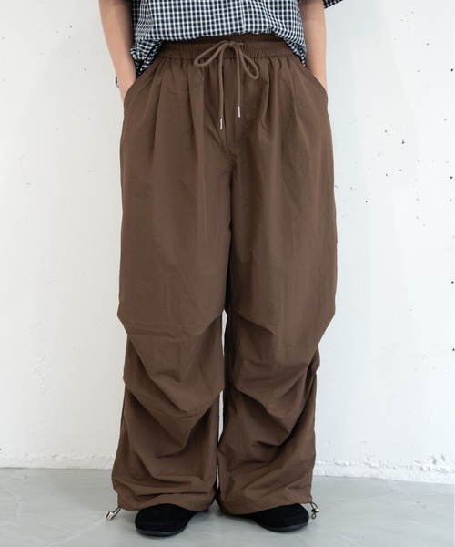bashful base Oriental(バッシュフルベースオリエンタル)の「【bbO】タックコクーンナイロンパンツ(その他パンツ・メンズ・ブラウン/オフホワイト/ブラック・LARGE/SMALL/MEDIUM)」の17枚目の写真