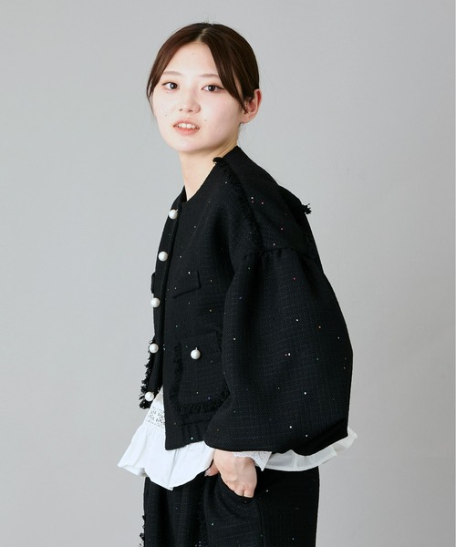 Ranerrh(ラネリ)の「スパンコールツイードノーカラージャケット【結婚式・二次会・パーティー】【入卒園・入卒式】【オケージョン・セレモニー】【パンツスタイルウエディング】(ノーカラージャケット・レディース・ブラック/オフホワイト・38)」の3枚目の写真