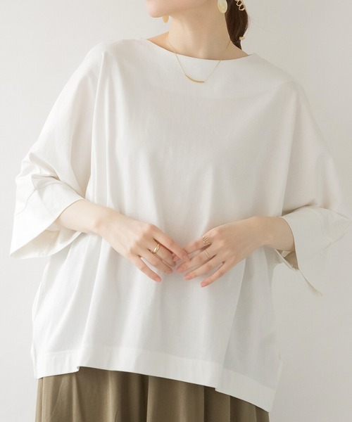 itto...(イット)の「綿100%ボートネック7分袖ドルマンカットソー(Tシャツ/カットソー・レディース・オフホワイト/ブラック/グレイッシュベージュ/チャコールグレー・LL~3L/4L~5L/M~L)」の1枚目の写真