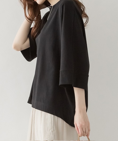 itto...(イット)の「綿100%ボートネック7分袖ドルマンカットソー(Tシャツ/カットソー・レディース・オフホワイト/ブラック/グレイッシュベージュ/チャコールグレー・LL~3L/4L~5L/M~L)」の19枚目の写真