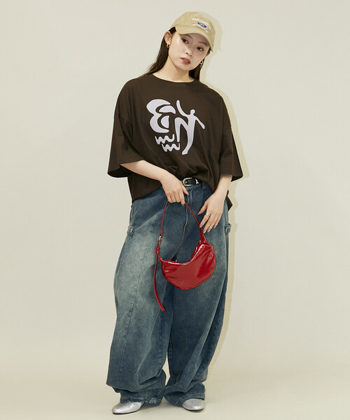 PUBLUX(パブリュクス)の「PUBLUX/パブリュクス フロッキー ニュアンス アート ビッグ Tシャツ 限定展開(Tシャツ/カットソー・レディース・ピンク/オフホワイト/ブラウン/チャコールグレー・フリ-)」の13枚目の写真