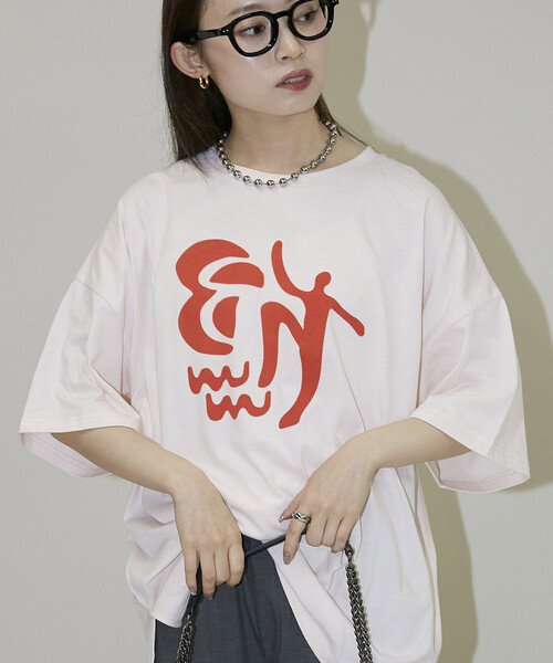 PUBLUX(パブリュクス)の「PUBLUX/パブリュクス フロッキー ニュアンス アート ビッグ Tシャツ 限定展開(Tシャツ/カットソー・レディース・ピンク/オフホワイト/ブラウン/チャコールグレー・フリ-)」の20枚目の写真