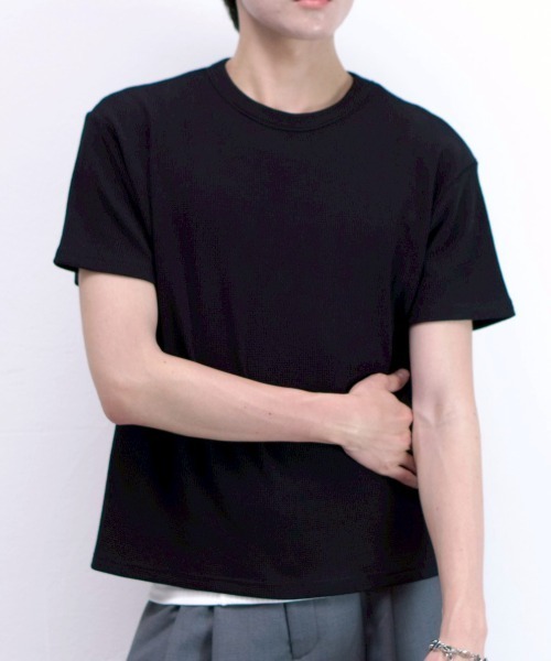 Chikashitsu +(チカシツプラス)の「【Chikashitsu +】waffle cropped half sleeve tee (4color) / 【チカシツプラス】ワッフルクロップド半袖Tシャツ<着用動画あり>(Tシャツ/カットソー・メンズ・グレー/ホワイト/チャコール/ブラック・L/M)」の3枚目の写真